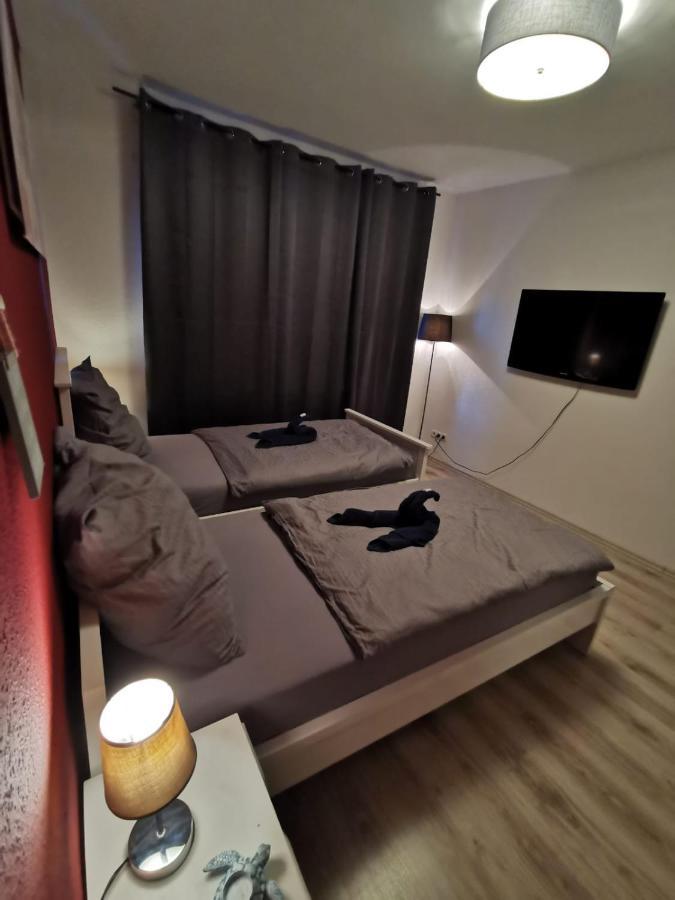 Liebevoll Eingerichtete Ferienwohnung - Zentrale Lage - Netflix & Paytv Wilhelmshaven Exterior foto