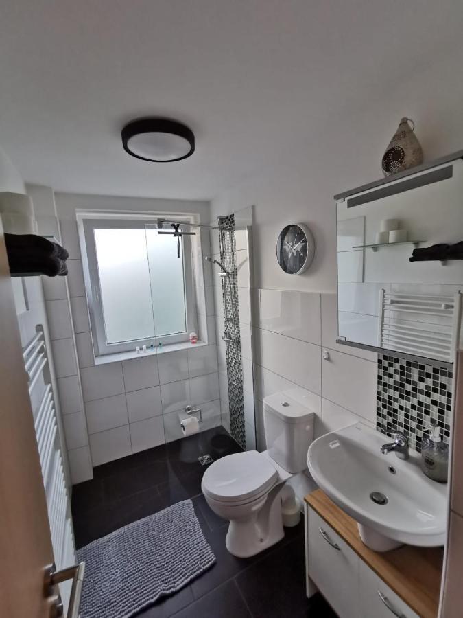 Liebevoll Eingerichtete Ferienwohnung - Zentrale Lage - Netflix & Paytv Wilhelmshaven Exterior foto